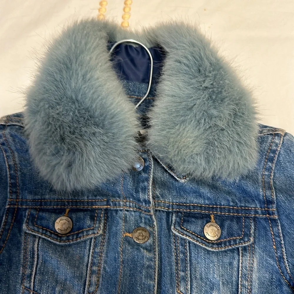 SPLENDID KIDS ADORABLE DENIUM JACKET SIZE 4/5 WITH BLUE FAUX FUR COLLAR